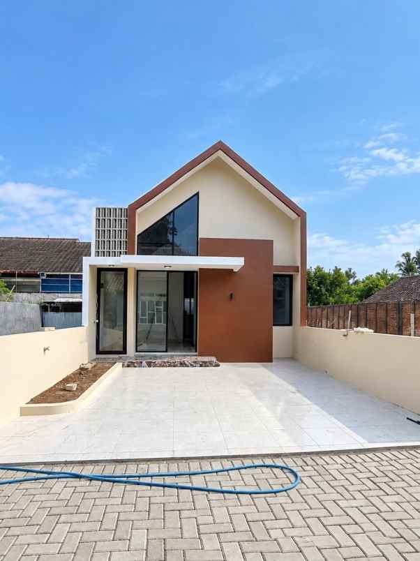 dijual rumah bakungan