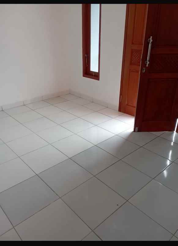 dijual rumah bambu apus