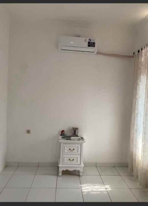 dijual rumah bambu apus