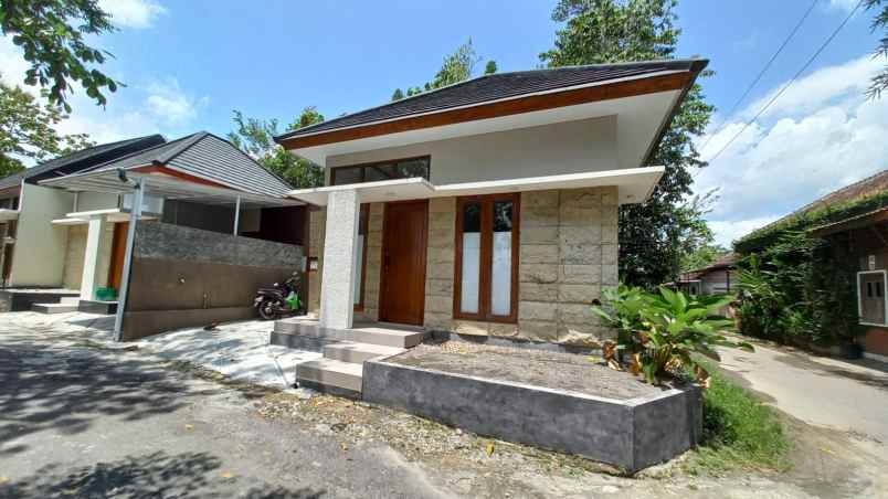 dijual rumah bangunjiwo bantul