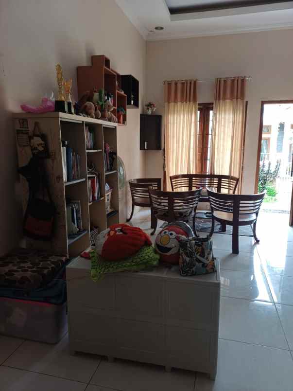 dijual rumah banyumanik