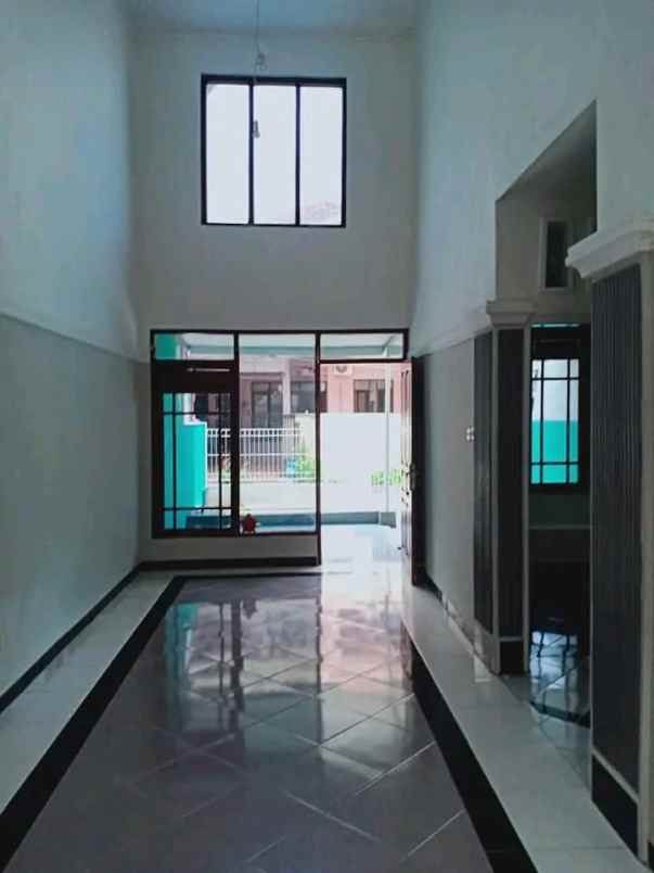 dijual rumah banyumanik