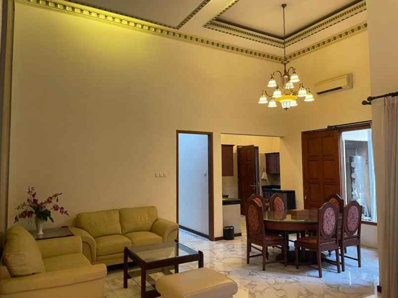 dijual rumah baron kota surakarta