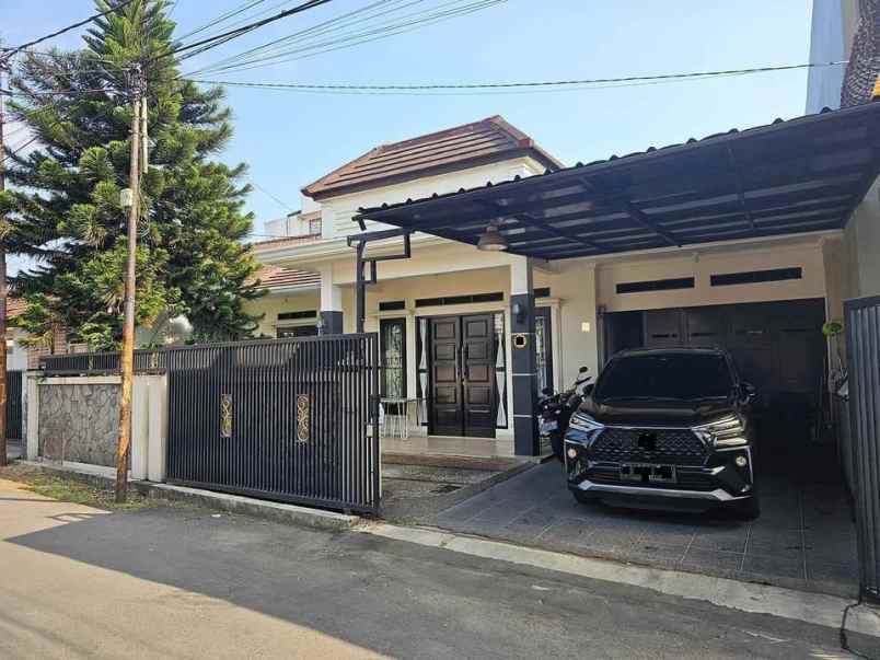 dijual rumah batu indah batununggal