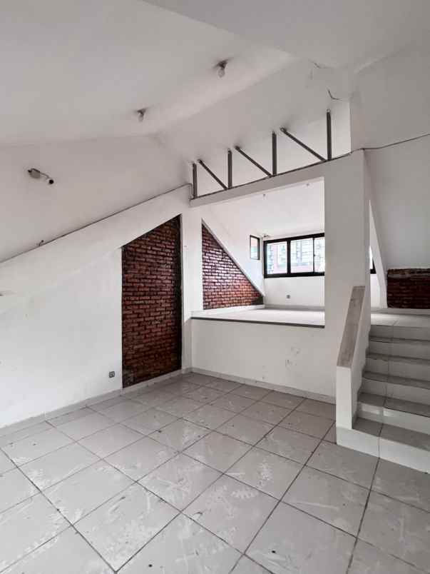 dijual rumah bekasi selatan