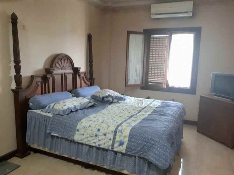 dijual rumah bintaro sektor 2