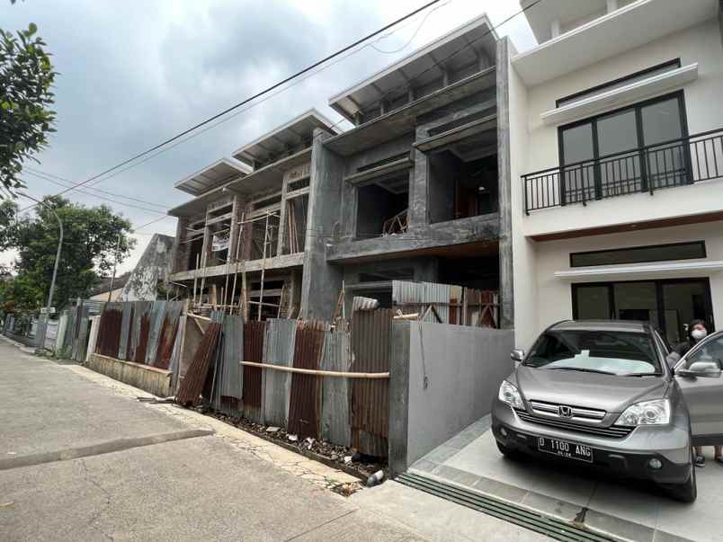 dijual rumah buahbatu