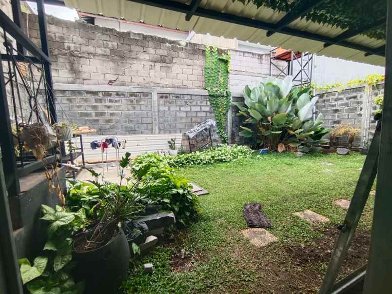 dijual rumah bumi sariwangi