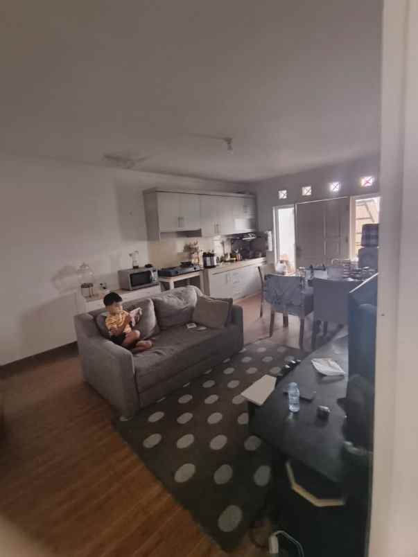 dijual rumah bumi sariwangi