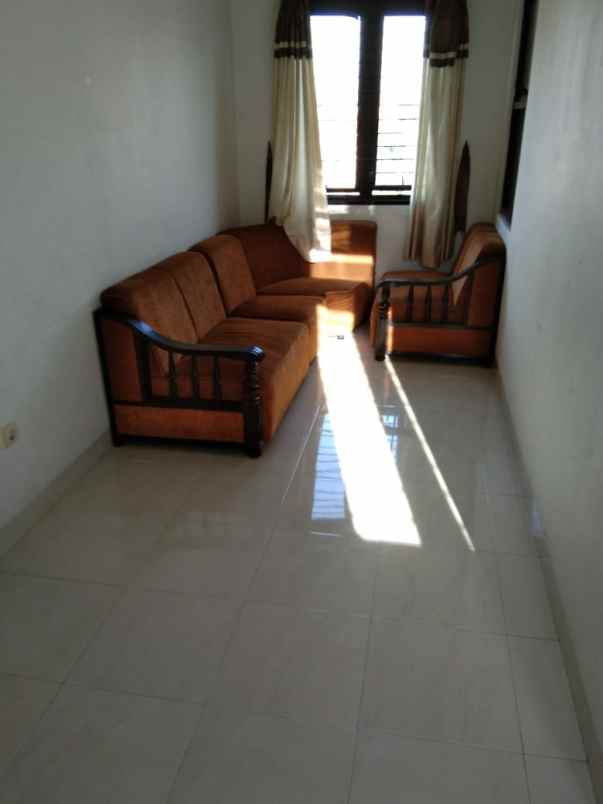 dijual rumah bumi sariwangi kel