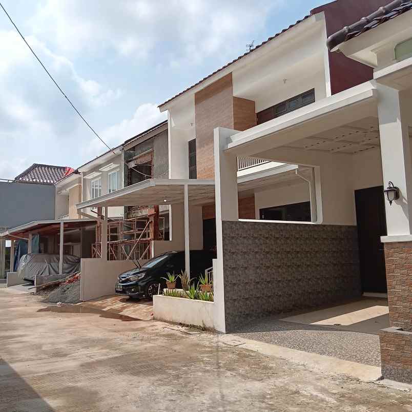dijual rumah caman