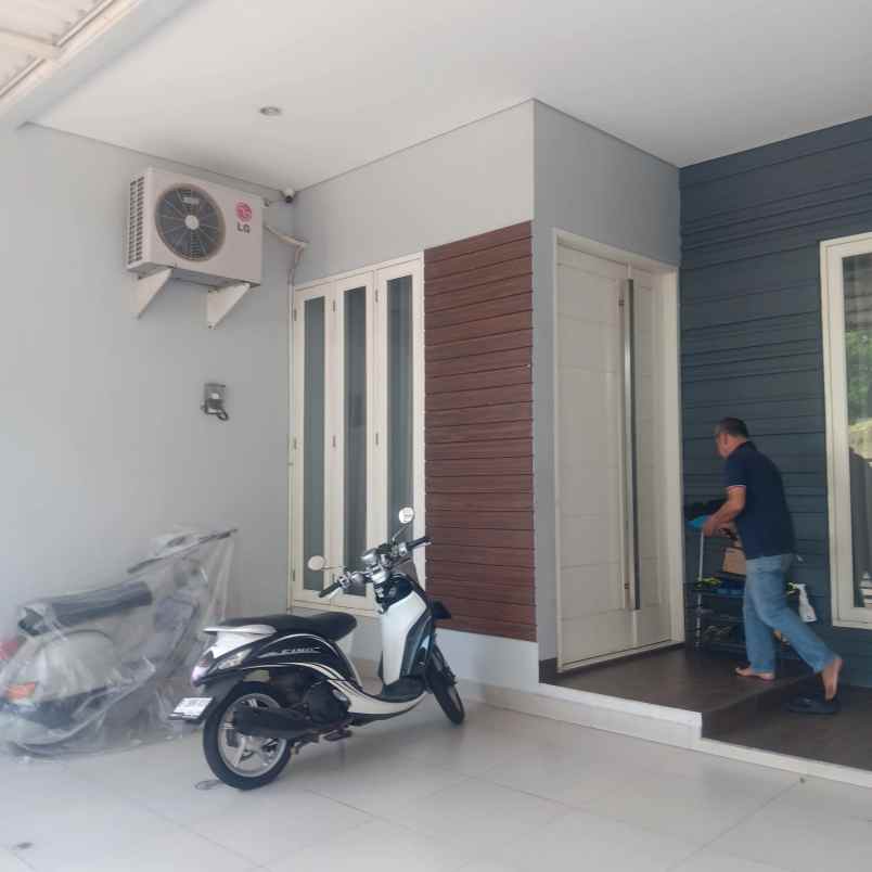 dijual rumah caman