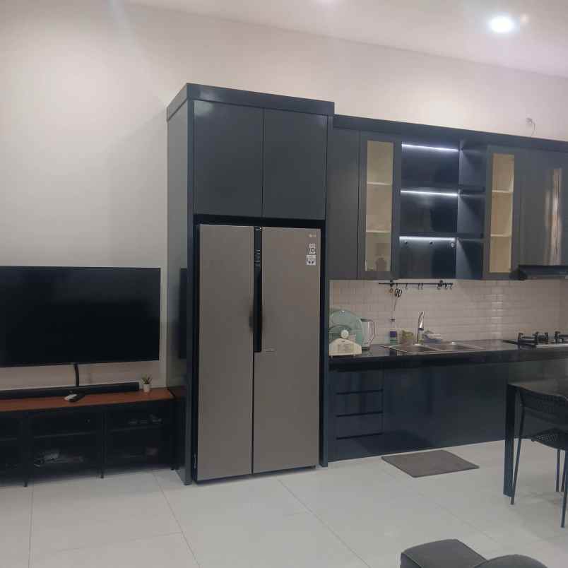 dijual rumah caman