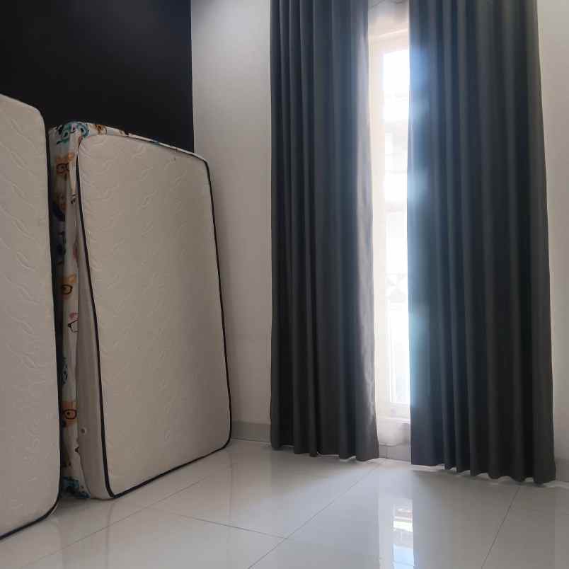 dijual rumah caman