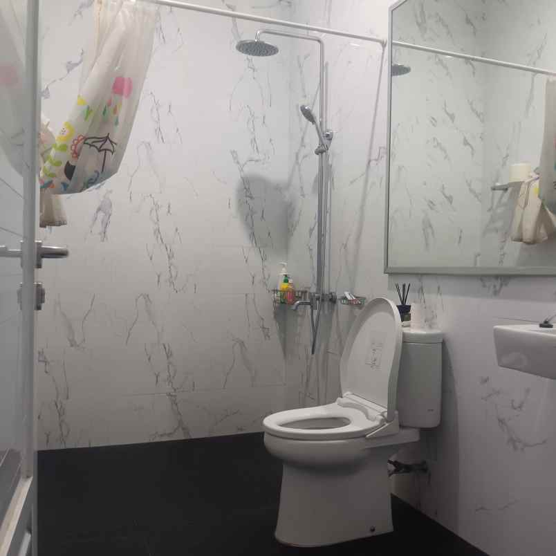 dijual rumah caman