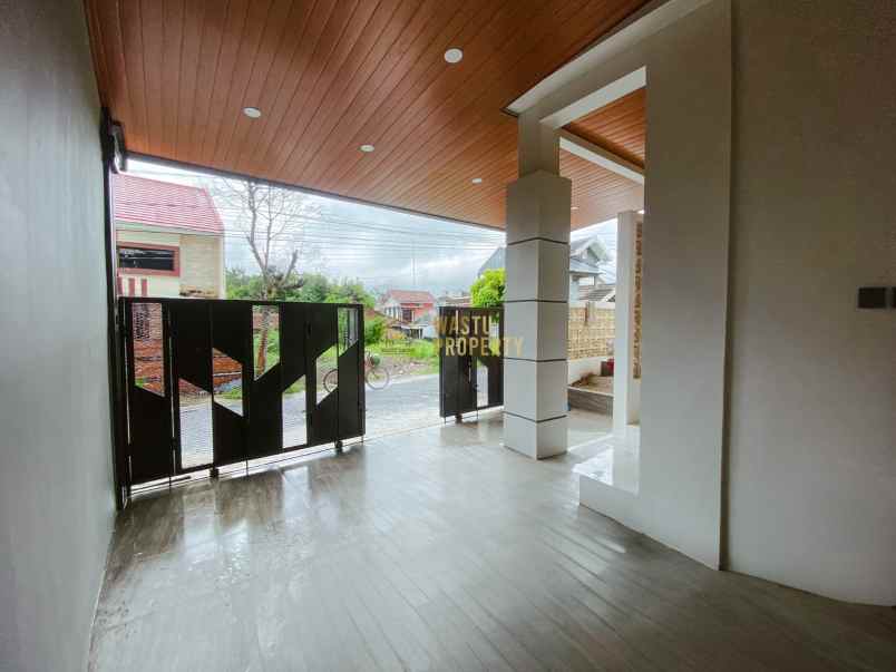 dijual rumah candi gebang maguwoharjo