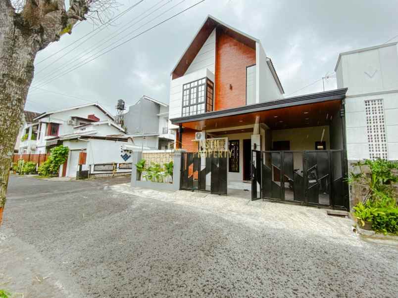 dijual rumah candi gebang maguwoharjo