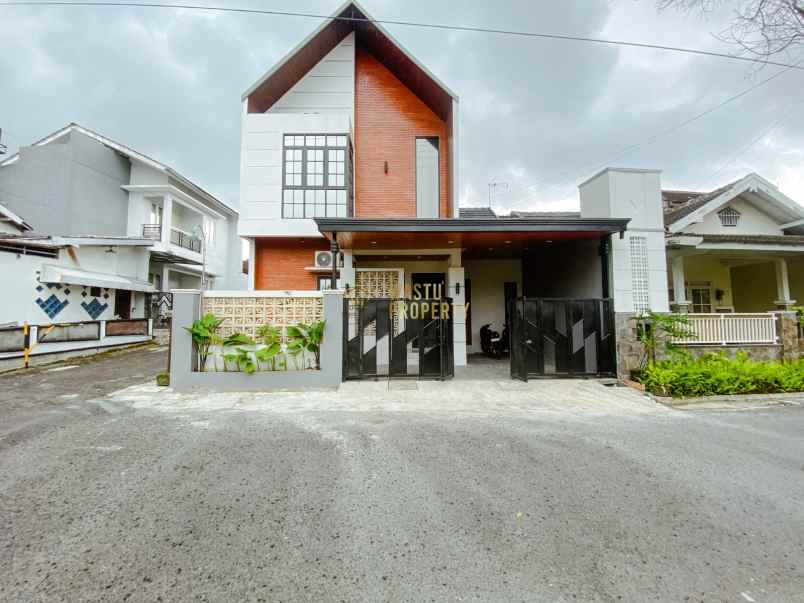 dijual rumah candi gebang maguwoharjo