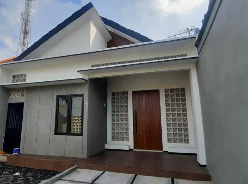 dijual rumah candi penataran