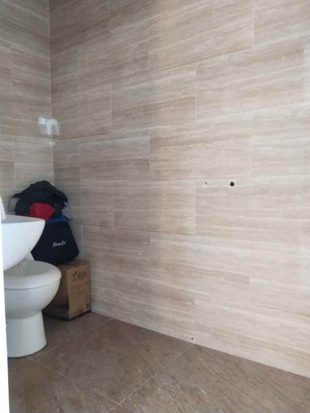 dijual rumah cantik baru dan siap huni tanah baru