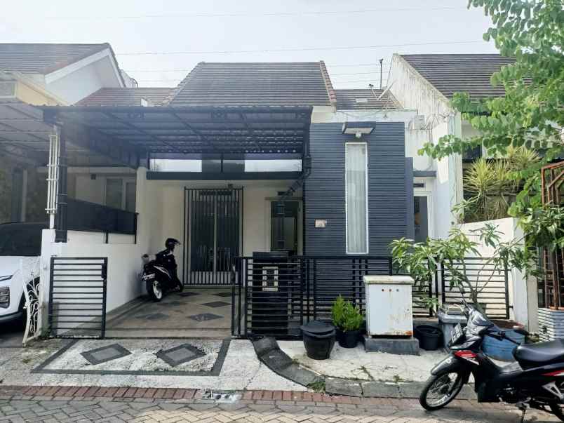dijual rumah cantik lokasi permata jingga suhat malang