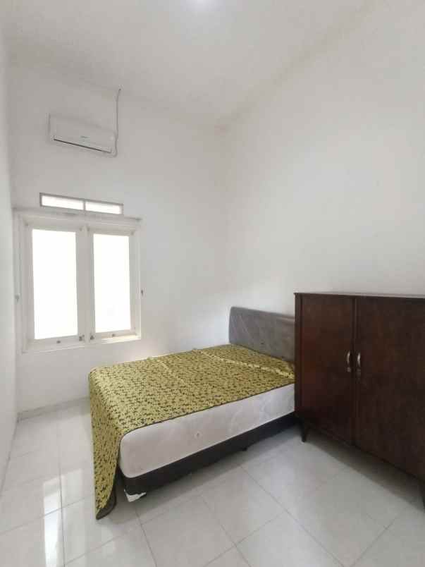 dijual rumah cantik lokasi permata jingga suhat malang