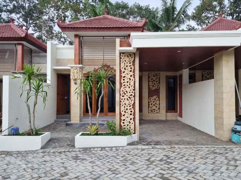 dijual rumah cantik paling murah dekat akmil