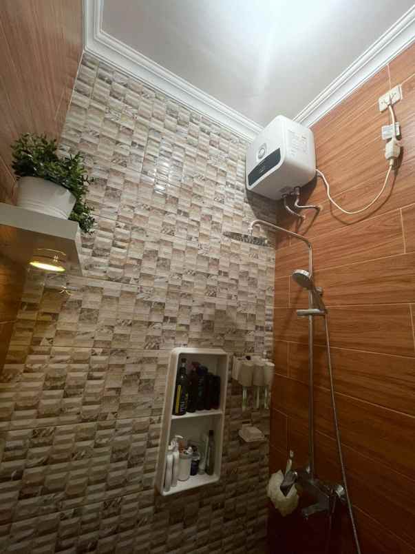 dijual rumah cantik siap huni di dekat lrt harjamukti