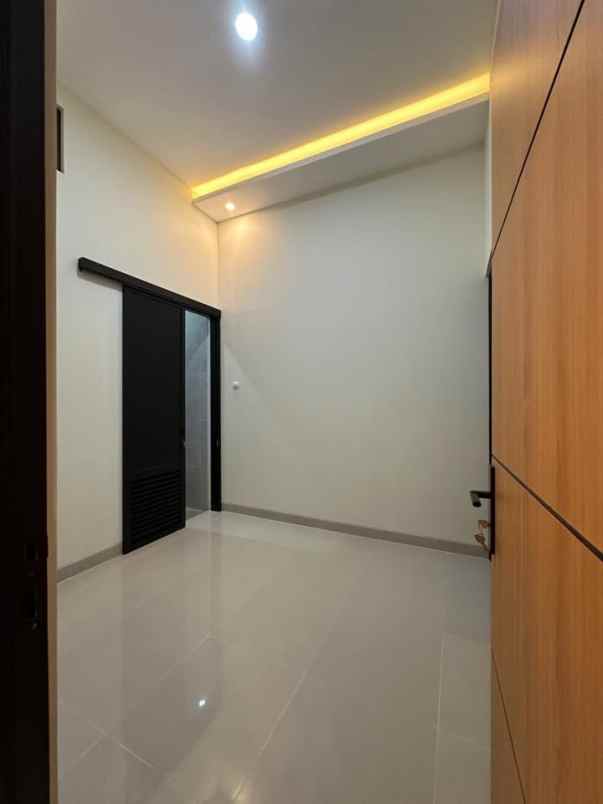 dijual rumah cebongan gabahan