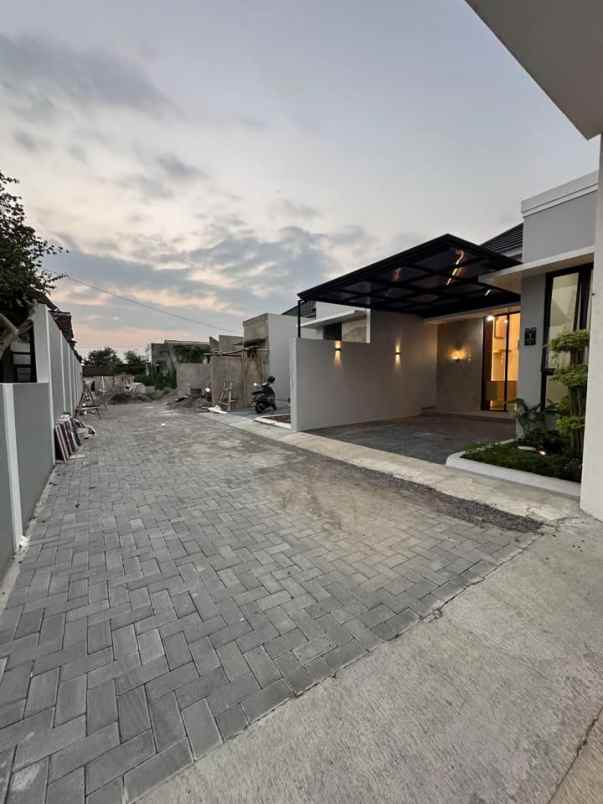 dijual rumah cebongan gabahan
