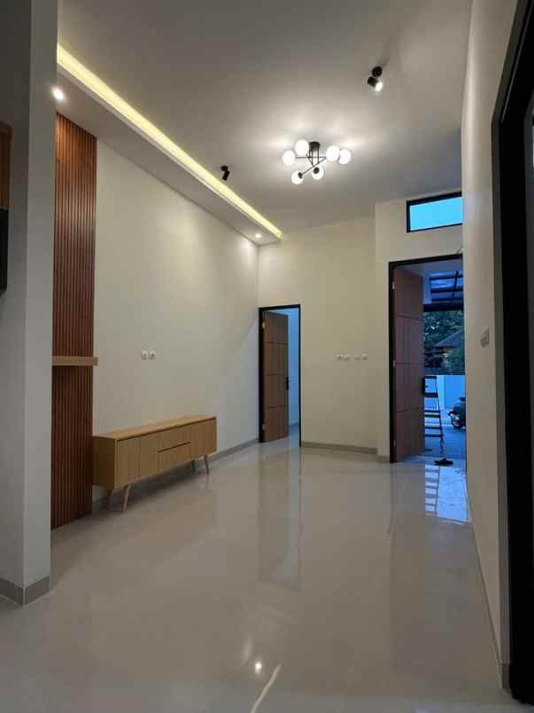 dijual rumah cebongan gabahan