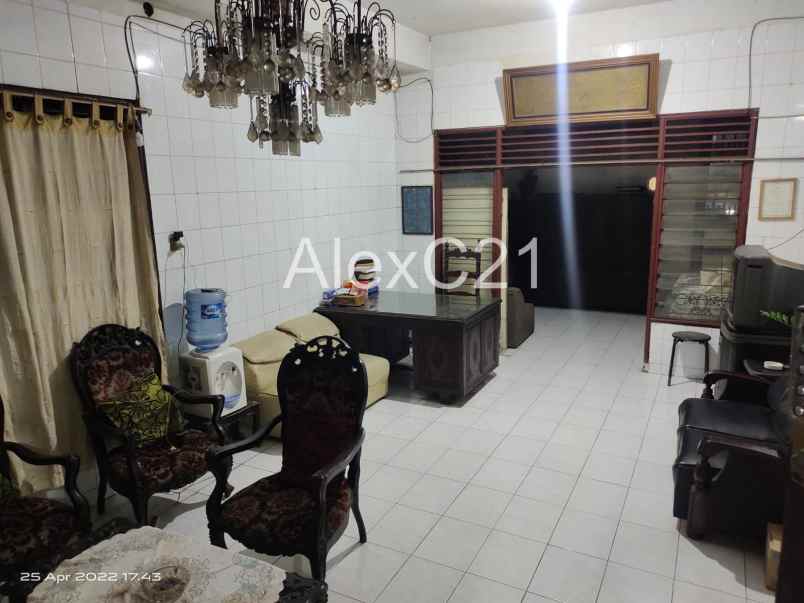 dijual rumah cempaka baru