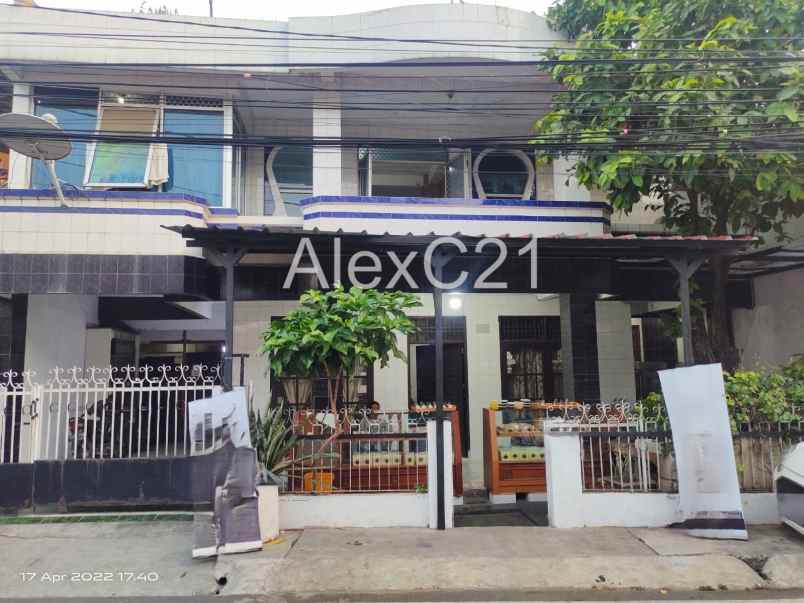 dijual rumah cempaka baru