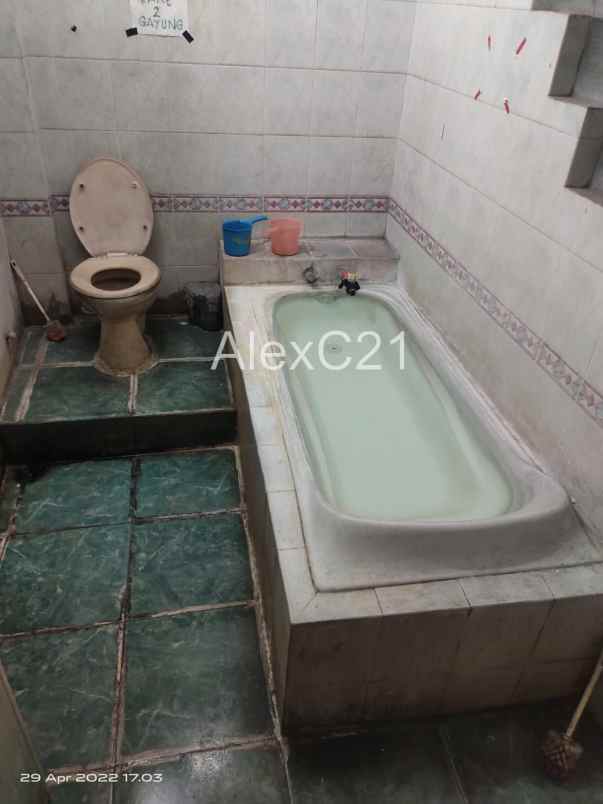 dijual rumah cempaka baru