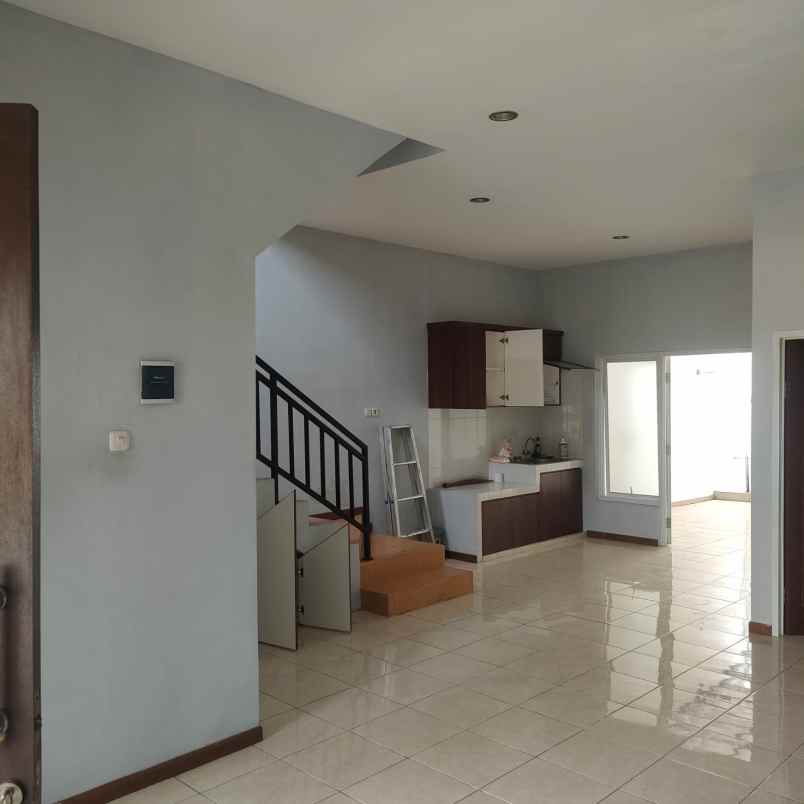 dijual rumah cempaka putih