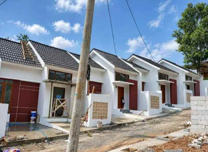 dijual rumah cibolerang cinunuk