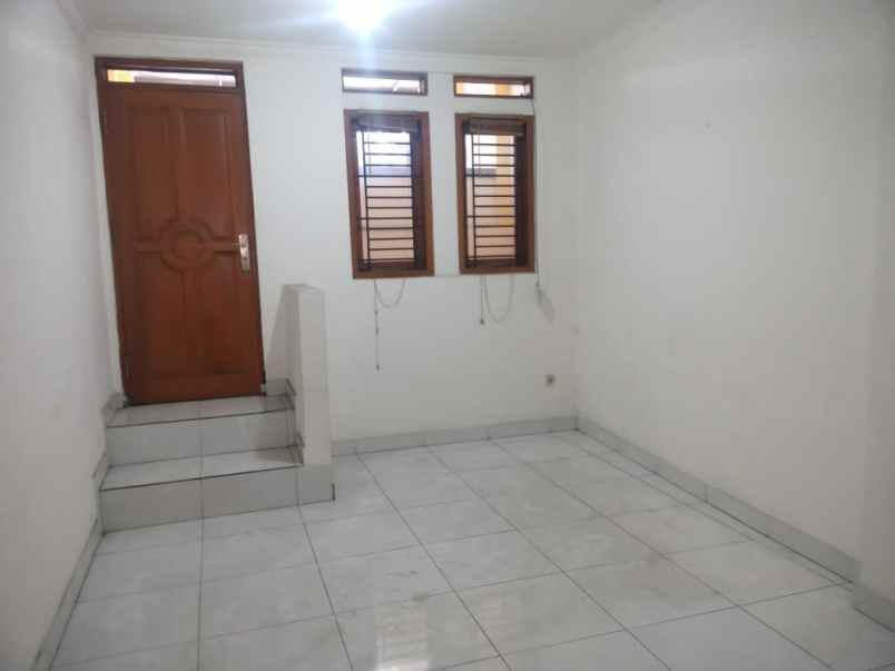 dijual rumah cicukang arcamanik ah