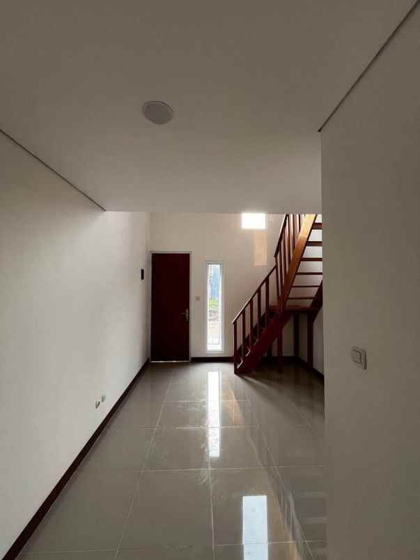 dijual rumah cilangkap