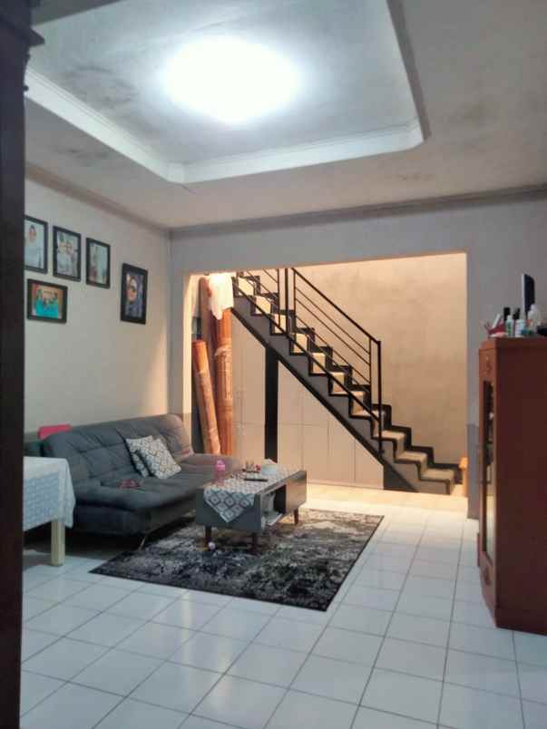 dijual rumah cimalaka