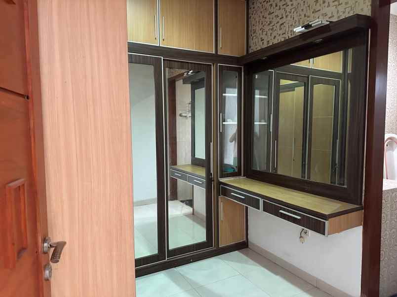 dijual rumah cipageran