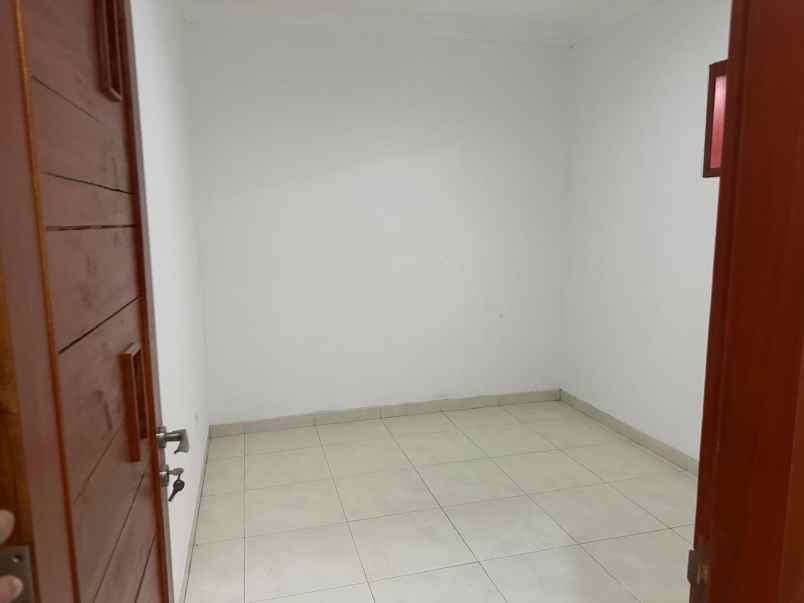 dijual rumah cipageran