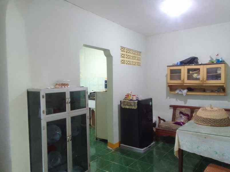 dijual rumah cipageran asri