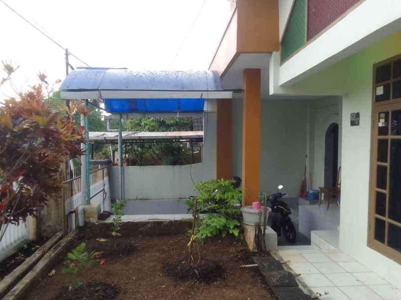 dijual rumah cipageran asri