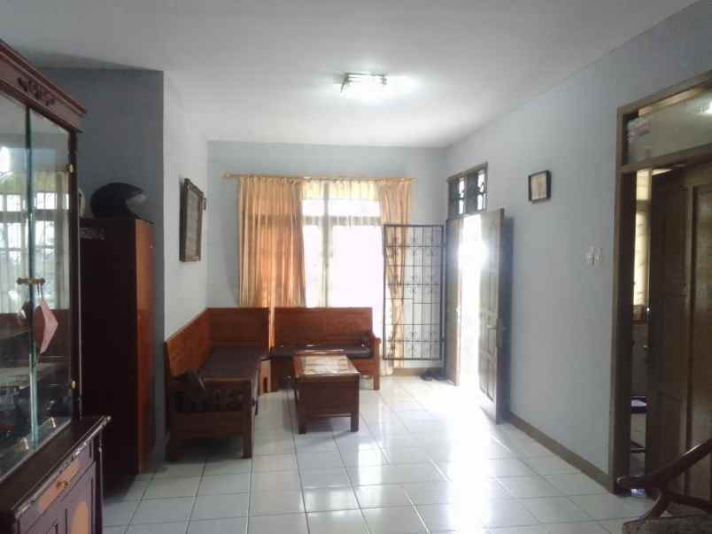 dijual rumah cipageran asri