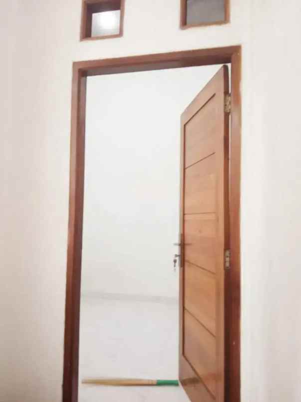 dijual rumah ciputat