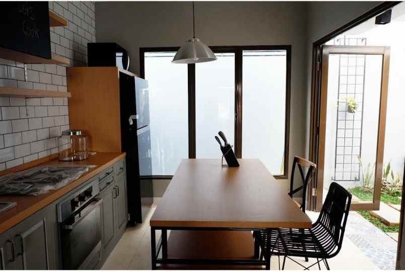 dijual rumah ciracas