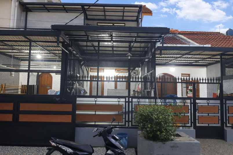 dijual rumah cisaranten kulon