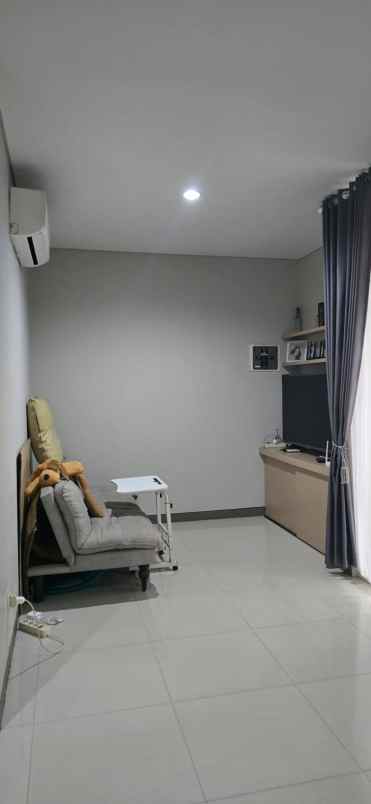 dijual rumah citraland surabaya barat