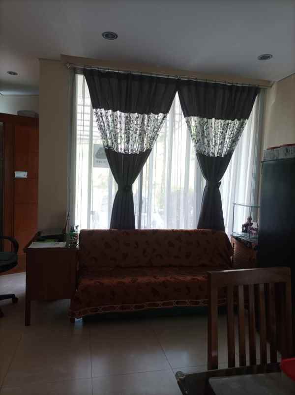 dijual rumah cluster capitol dago