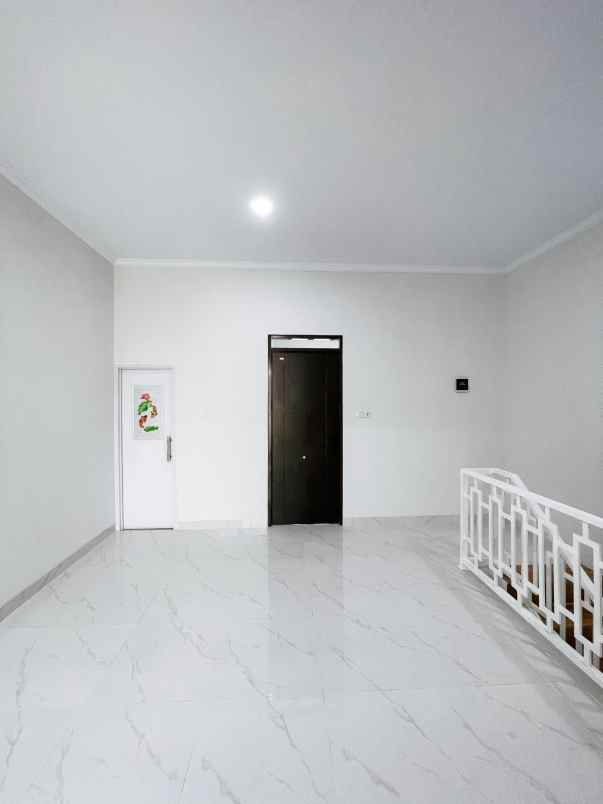 dijual rumah cluster cendrawasih pondok